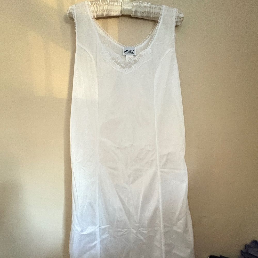 Slip vintage white with lace trim, made in USA by MMI, size medium M